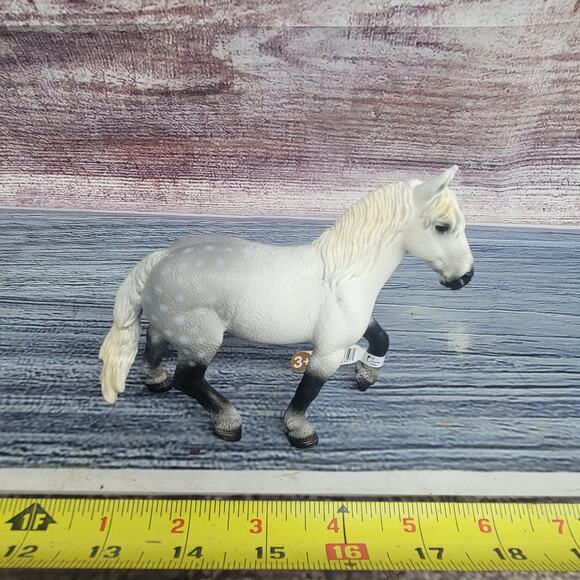 Schleich Percheron Mare 13971 white/gray horse new - Picture 1 of 5